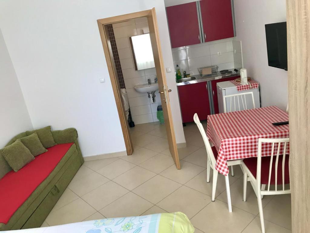 Apartment Ally Цриквеница Экстерьер фото